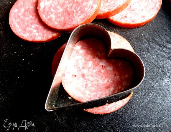 Такой формочкой можно вырезать сразу 2 ушка!