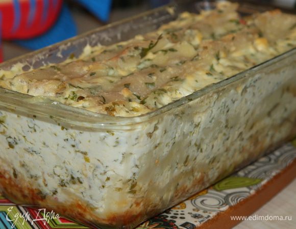 Духовку разогреваем до 200 градусов, форму накрываем фольгой и отправляем запекаться. Через 30 минут фольгу снимаем и запекаем еще 30 минут. Но все-таки ориентируйтесь по своей духовке. Моей уже больше 10 лет и она газовая. Вот такая красота у меня получилась. А запах...