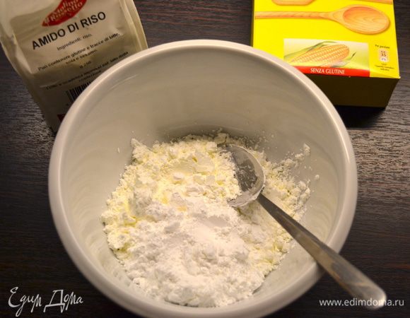 Для приготовления крема-мусса смешать два вида крахмала.