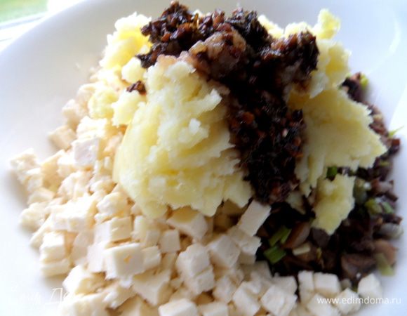 Ещё добавила заправку (пару ложек) от салатика "девчачий" от Марципанки,в нём уксус бальзамический,чеснок,масло,я ещё добавляла засоленный укроп.