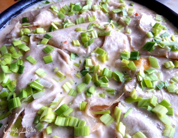 Сверху можно присыпать немного луком.