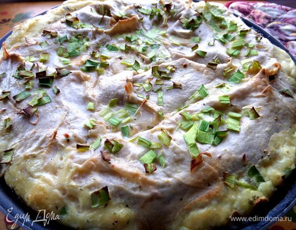 Когда пирог почти готов,вынимаем.