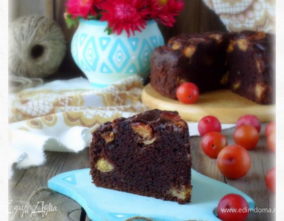 Готовый пирог вынуть из формы и остудить. 