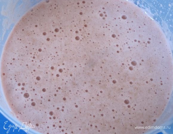 Поставить на 30 минут в морозильник. Затем миксером взбить до пены.