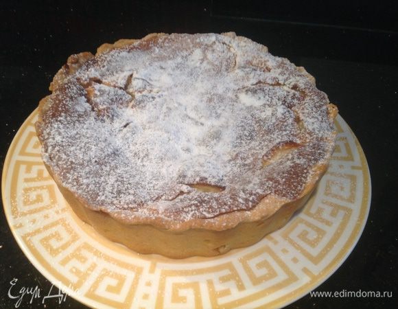 По желанию пирог можно посыпать сахарной пудрой.