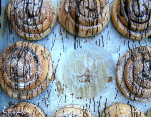 Затем полить растопленным шоколадом.