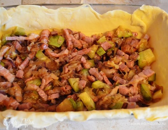 В форму выкладываем начинку.