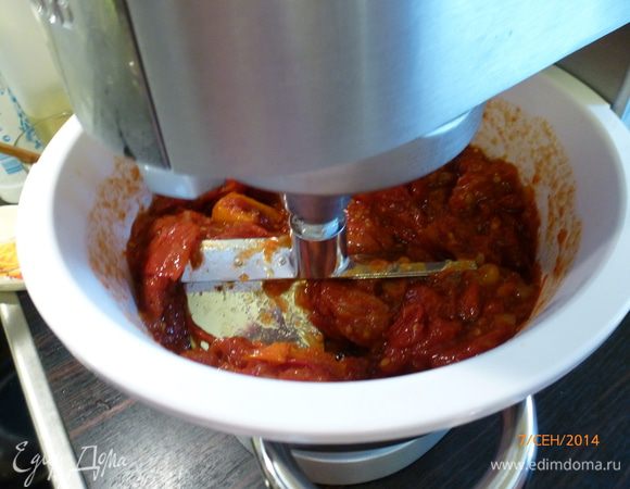 Готовую массу перетираем через сито.