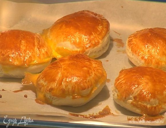 Выпекать в разогретой духовке 18–20 минут.