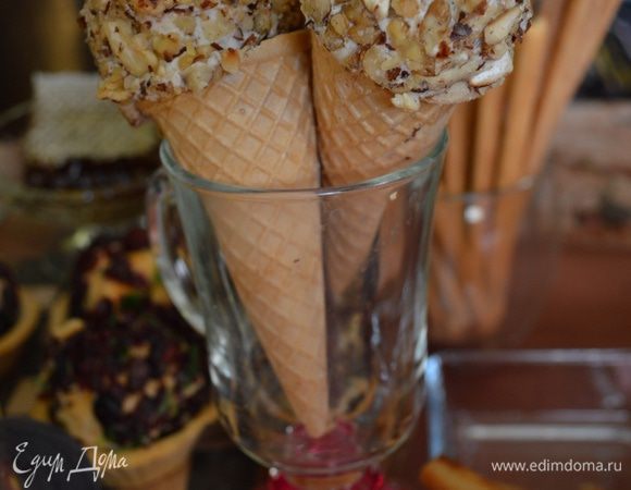 "Рокфорчики"  в грецких орехах. 