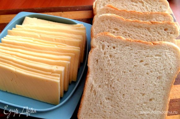 Продукты... Сыр можно плавленный в пластинках или тонко нарезанный обычный.