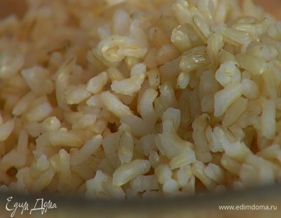 Рис отварить согласно инструкции на упаковке.