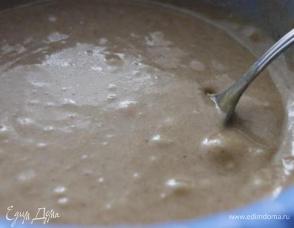 Замесить тесто по консистенции как сметана.