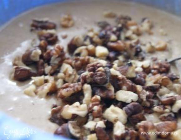 Добавить орехи. У меня грецкий, считаю он идеально сочетается с медом.