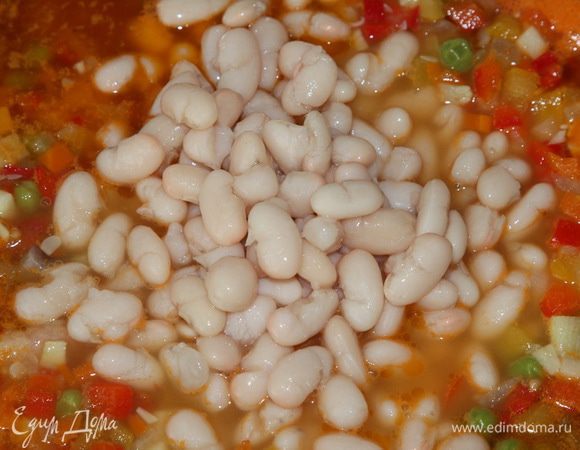 В последнюю очередь добавляем фасоль. 