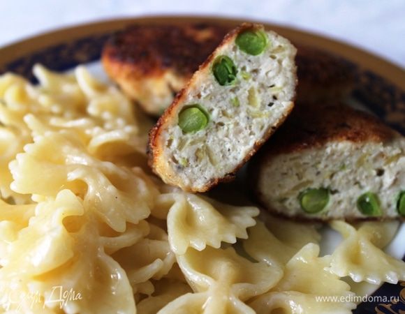 Такие веселые котлетки особенно нравятся детям, особенно в сочетании с Фарфалле)))