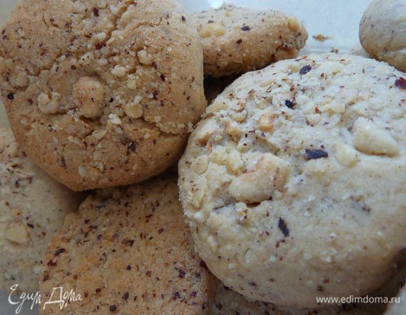 Очень рекомендую Печенье "Филбертинес" по рецепту KT-SW  - http://www.edimdoma.ru/retsepty/66386-pechenie-filbertines

Очень вкусно и ароматно ! 