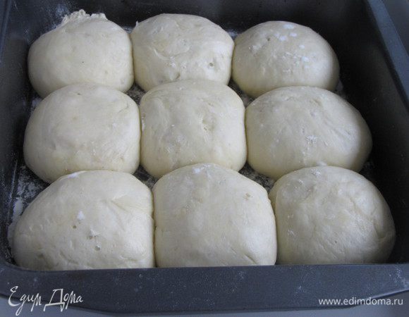 Пока готовили начинку, тесто очень хорошо поднялось.