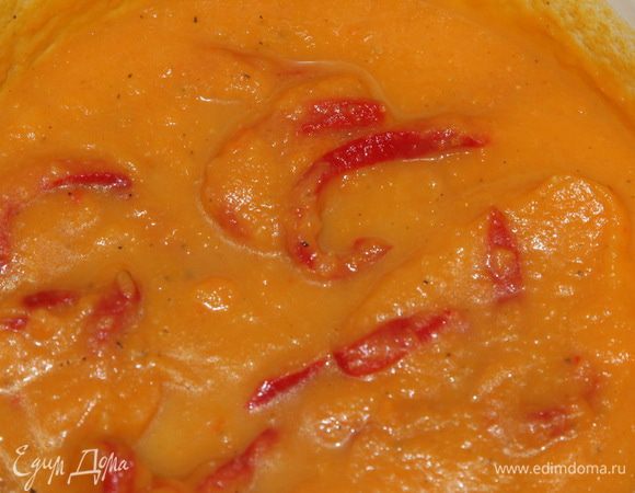 И добавляем в суп. Перемешиваем.