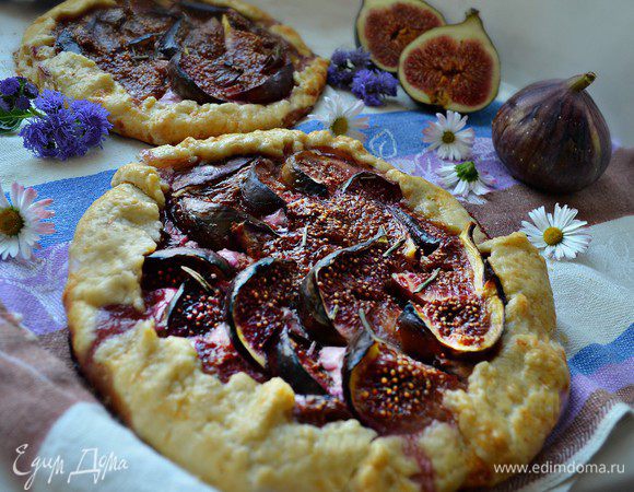 Галеты подавайте слегка остывшими.  Хорошо сочетаются с мороженым, чашечкой чая, кофе или бокалом вина. Наслаждайтесь!