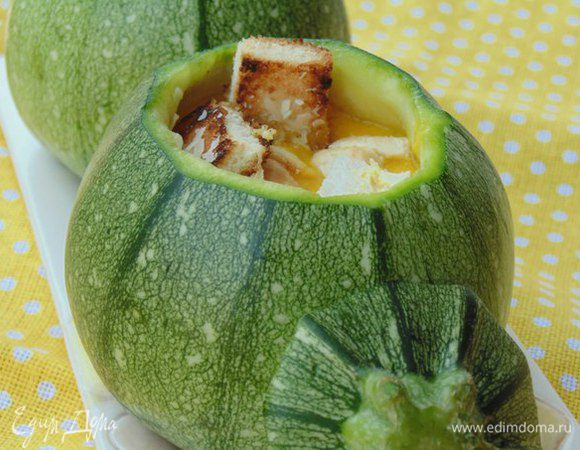 Готовый суп пробить блендером. В суп добавить куриное филе, прогреть. Готовый суп подавать с гренками.
Приятного аппетита!