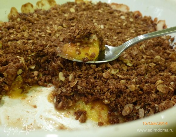 Выпекаем крамбл при температуре 200 гр 20-30 минут. Слива внизу должна кипеть, а посыпка - подсохнуть.