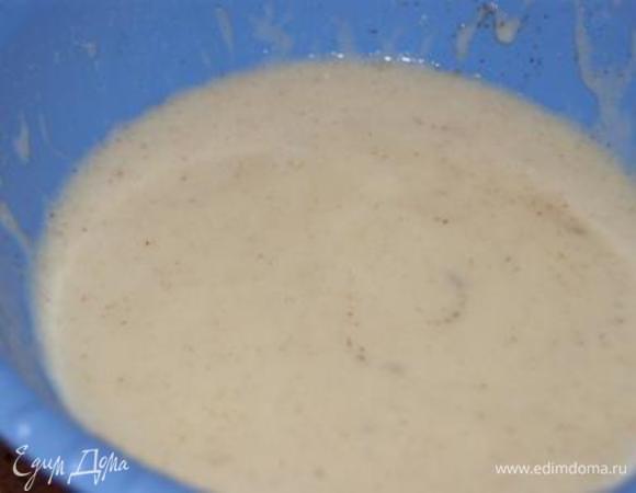  Добавить йогурт, яблоко, корицу, оливковое масло, тщательно перемешать.