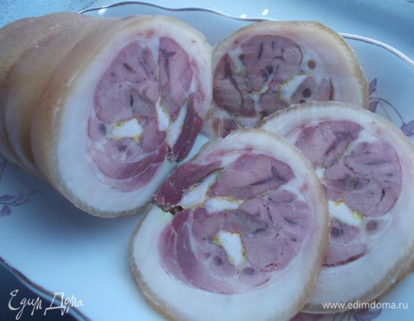 Подавать можно просто так, с горчицей или хреном, а можно сделать бутерброды, как душа пожелает!