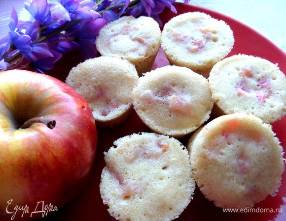 Можно обмакнуть в сгущёнку или просто подать тёплыми к чаю.