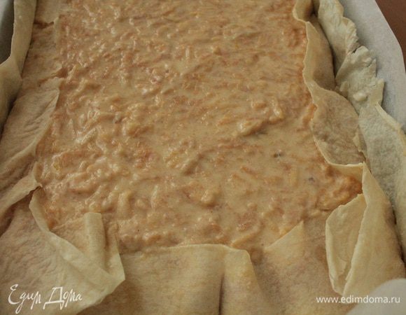 Равномерно распределяем начинку.