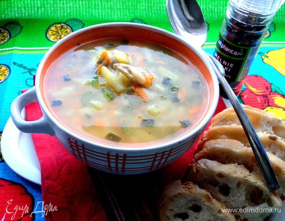 А подавала я супчик с хлебушком от Марка Биттмана в исполнении Танюши (Hilda),здесь ломтики от второй партии (пекла подряд!).