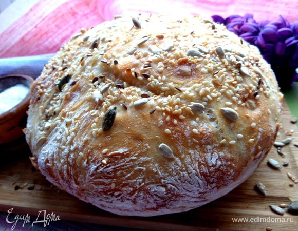Вот такой каравай у меня вышел))) Рецепт здесь: http://www.edimdoma.ru/retsepty/64765-hleb-bez-vymeshivaniya-ot-minimalista-marka-bittmana