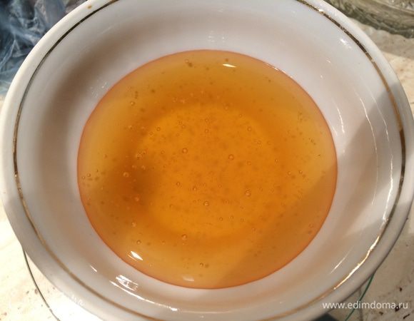 Добавить мед (у меня акациевый) ...