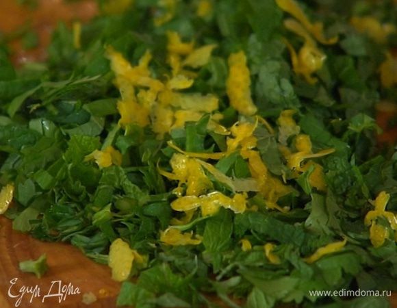 Цедру лимона натереть на мелкой терке, выжать 1 ст. ложку лимонного сока.