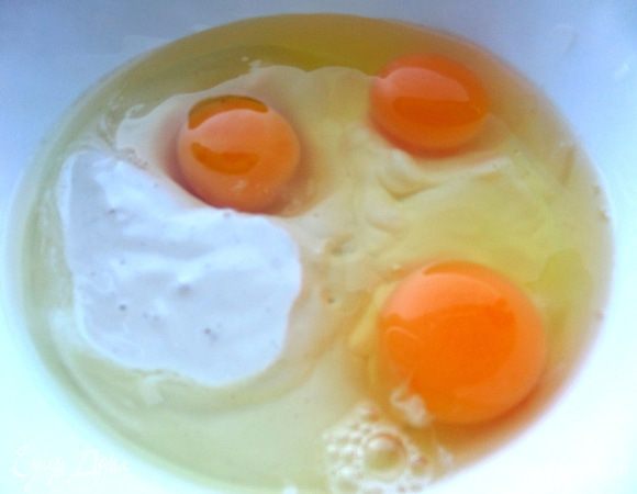 Вбить яйца.