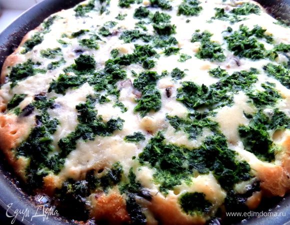 Ставим в разогретую духовку до 180* и вынимаем,когда только края станут золотистыми.