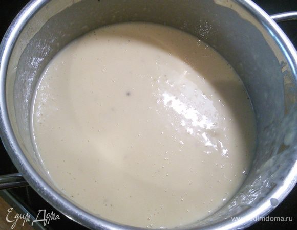 Соус заправить солью, хреном и перцем, все по вкусу. 