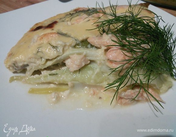 Запеканку вынуть из духовки, дать ей немного отдохнуть и подавать с ломтиком лимона. Приятного аппетита! 