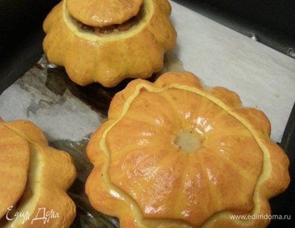 Ставим в заранее разогретую духовку на 50-55 минут - до мягкости патиссонов.