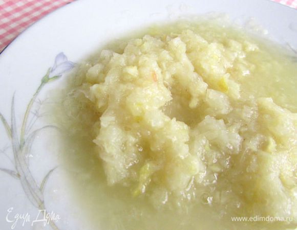 Лимон (вместе с кожей) пропустить через мясорубку.