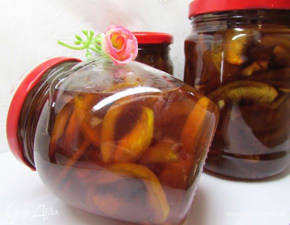 Готовое варенье разлить по стерилизованным банкам и закрыть под ключ.
Приятного чаепития долгими зимними вечерами!