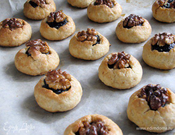 Печенье вынуть из духовки и остудить.