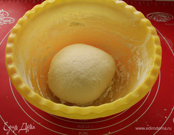 Накрыть полотенцем и оставить в тёплом месте на 15 минут.
