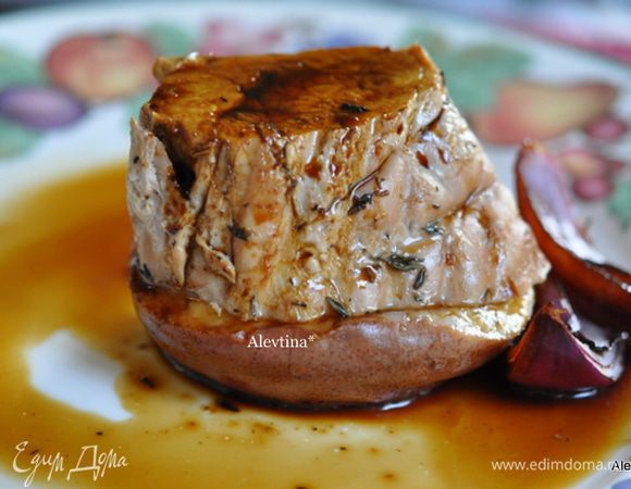 Подаем на грушах с луком и глазурью из жаропрочного блюда . Приятного аппетита.
