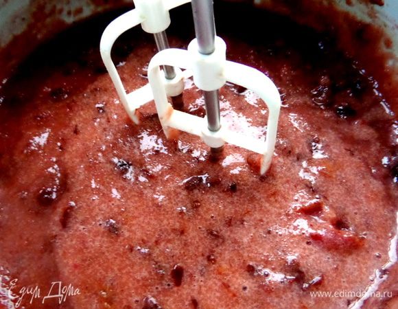 Далее уносим на балкон,чтобы быстрее остыла масса.