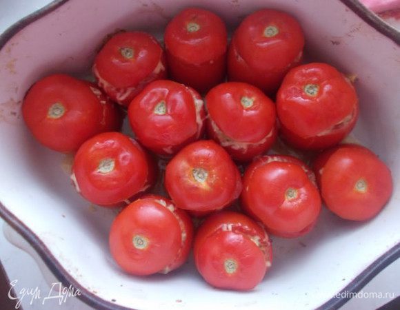 Накрыть крышечками и отправить на часик в разогретую духовку 180-190С.