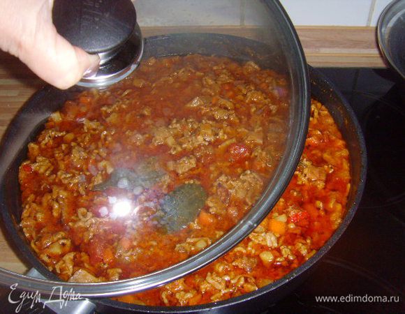 Соус тушить на слабом огне без  крышки пока он не загустеет. Приятного аппетита! 