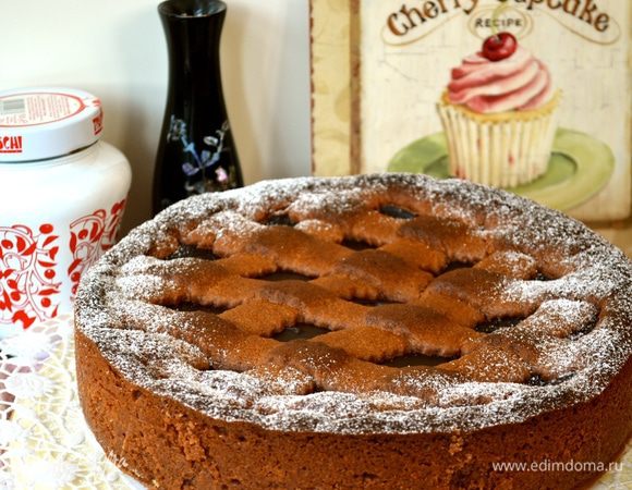 Готовый торт-кростату полностью остудить! Осторожно достать из формы и подавать...