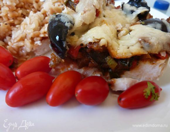 Очень рекомендую - Рататуй с курицей  от Ирины - burro.salvia 

http://www.edimdoma.ru/retsepty/66512-ratatuy-s-kuritsey 

Рецепт находка,очень вкусно и быстро! 