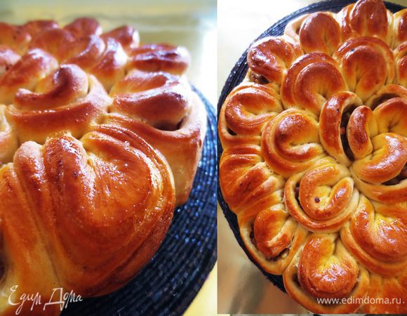 Перед выпечкой смазать пирог смесью ( взбитый желток + 1 ст.л. молока) Выпекать при температуре 180 градусов  25 минут, сбавить температуру до 170 градусов и выпекать еще 10-15 минут..